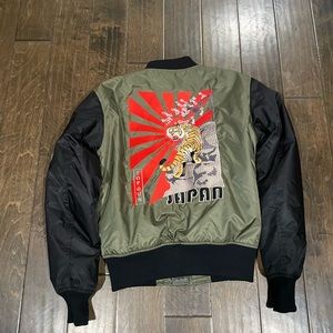 Top Gun Official Type M-1 Bomber Jacket w/embroidered patches Japan Men's size S